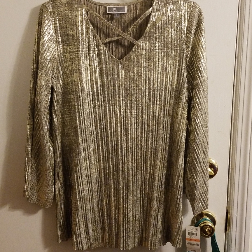 Women's gold metallic top